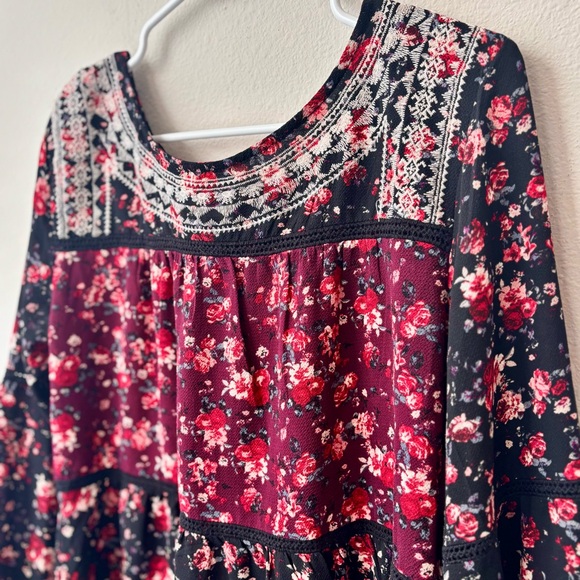 Knox Rose Embroidered Floral Blouse – Size M - Picture 6 of 10